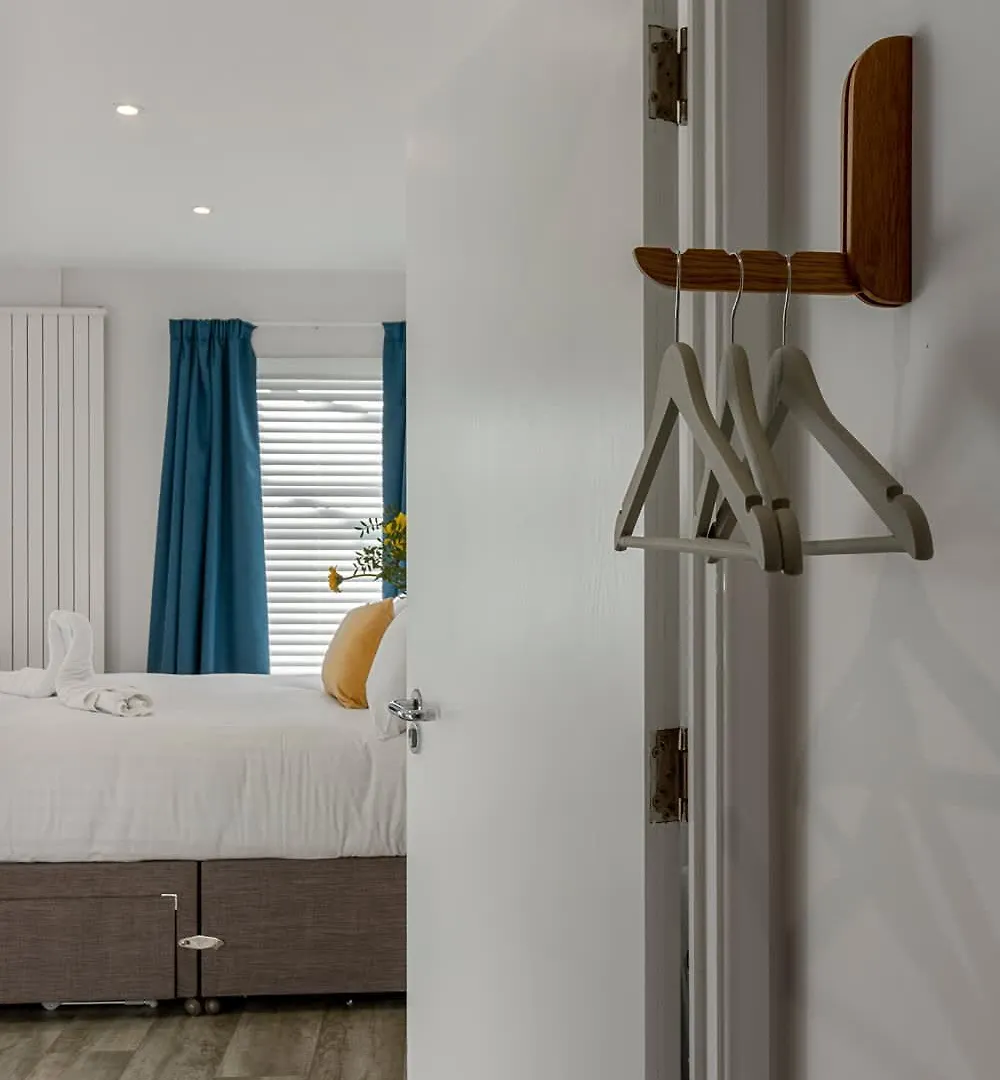 Centre Point Studio - Short Stays Uk Exeter