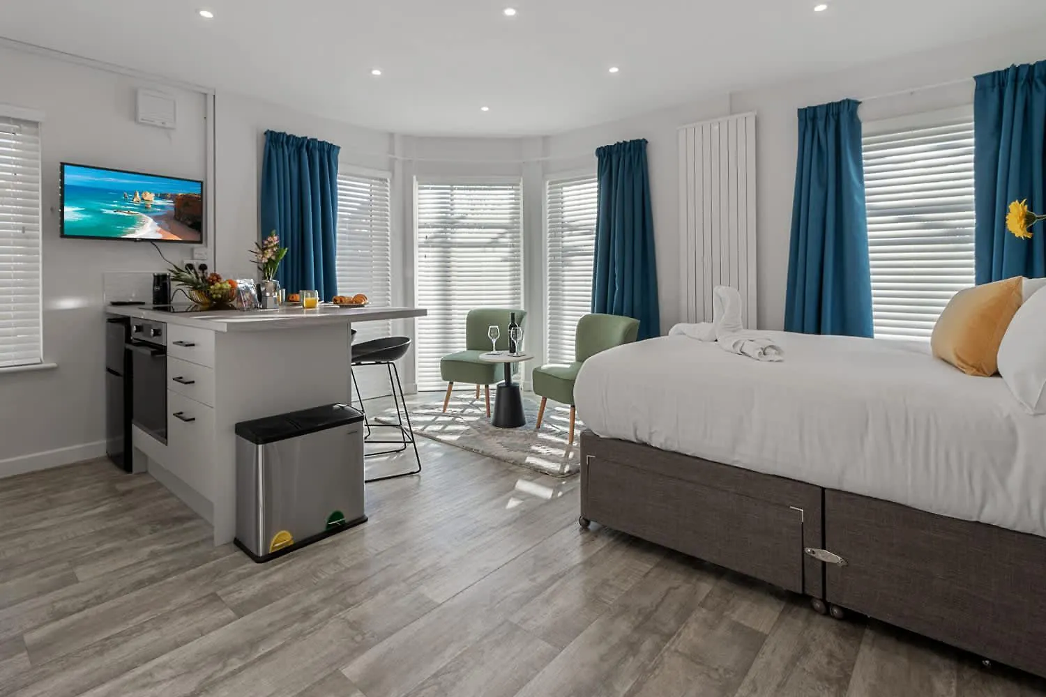 Centre Point Studio - Short Stays Uk Exeter